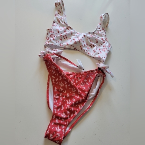 Nasty Gal Ditsy Mix Print Cut-Out Tie Swimsuit White Size 8 NWT - Picture 6 of 8